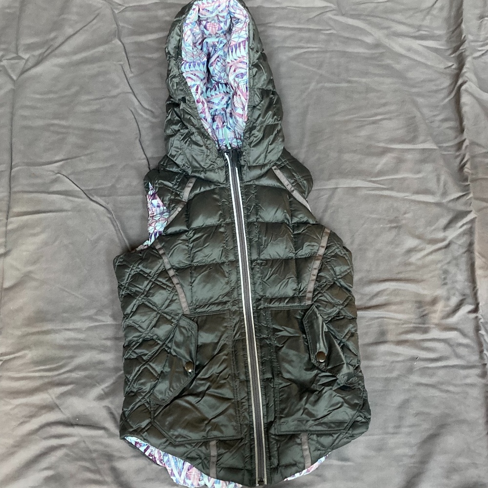 ivivva vest size 10 in girls